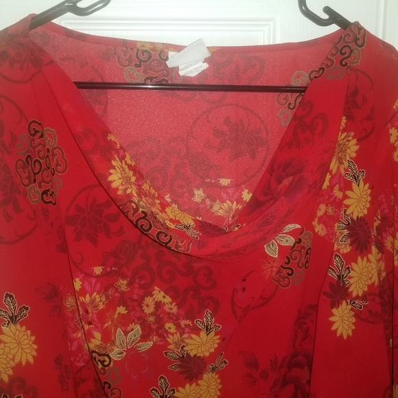 Studio C 22/24 Red Asymmetric Top - Picture 3 of 8